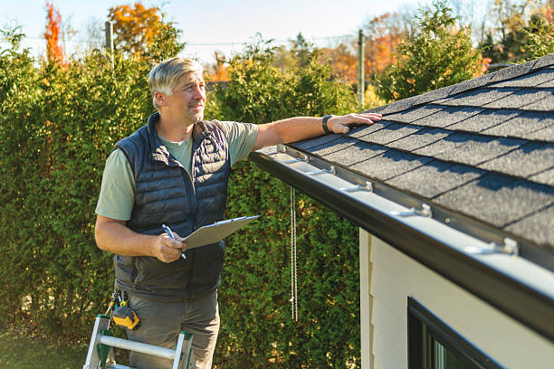 Professional Roofing technician working in Colorado City, AZ